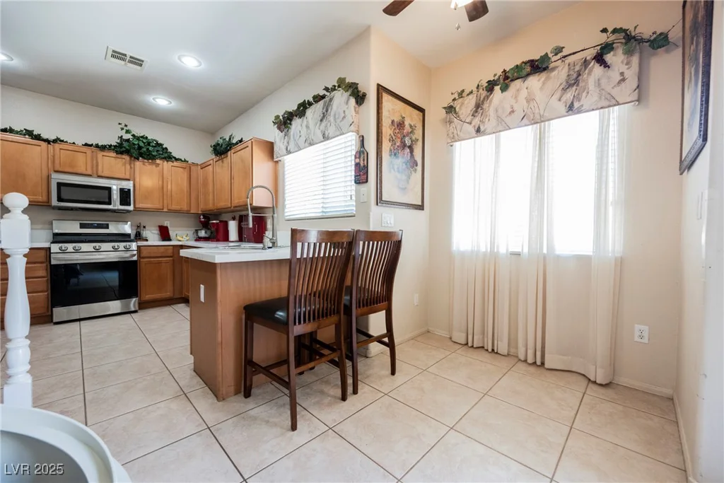 7690 Morning Lake, Las Vegas, NV 89131