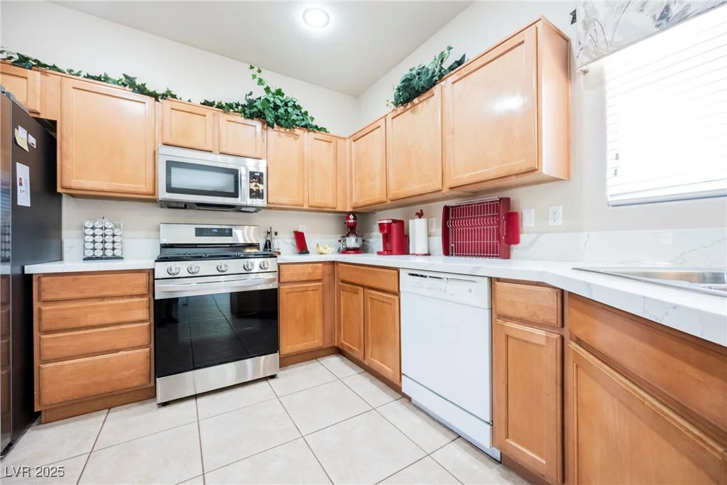 7690 Morning Lake, Las Vegas, NV 89131