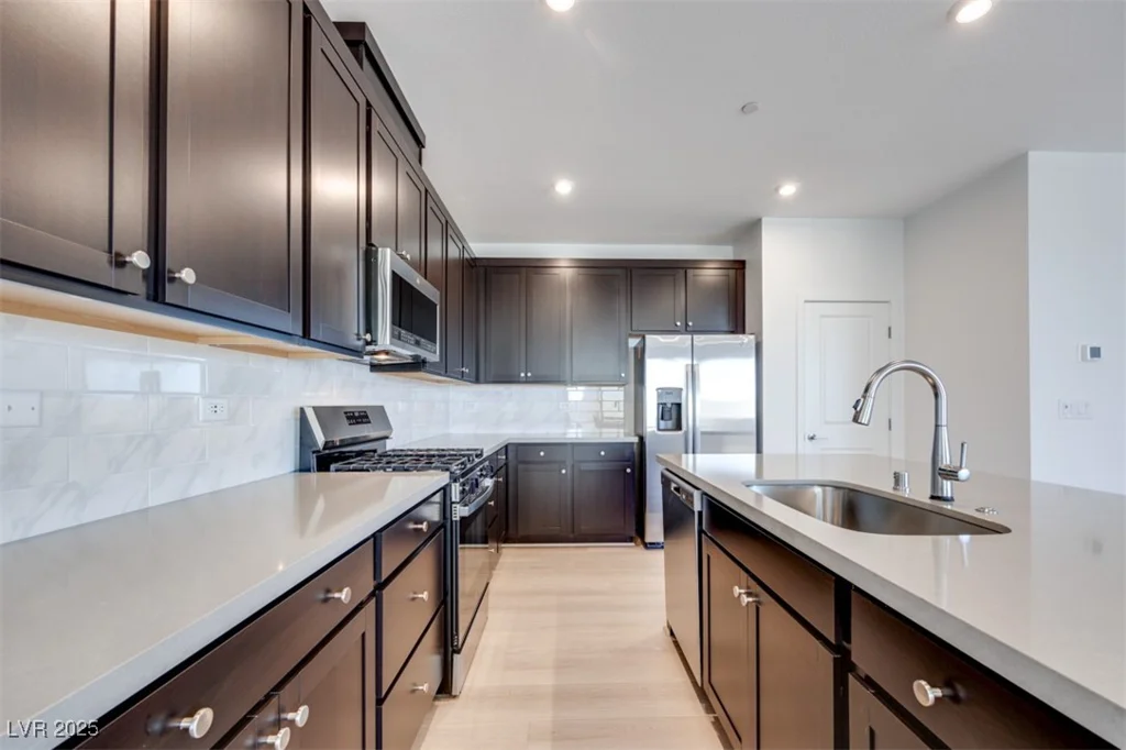 9756 Rock Cliff, Las Vegas, NV 89141