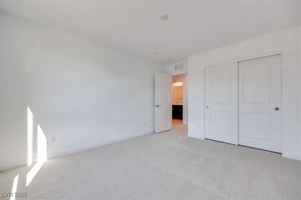 9756 Rock Cliff, Las Vegas, NV 89141