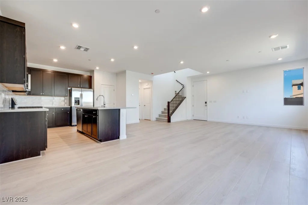 9756 Rock Cliff, Las Vegas, NV 89141