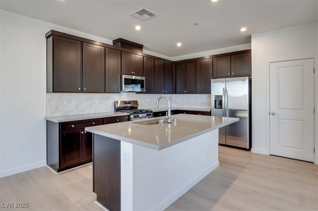 9756 Rock Cliff, Las Vegas, NV 89141