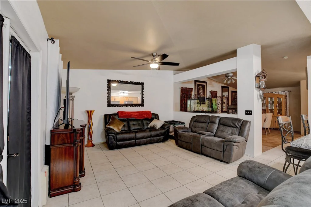 5220 Shasta Daisy, North Las Vegas, NV 89031