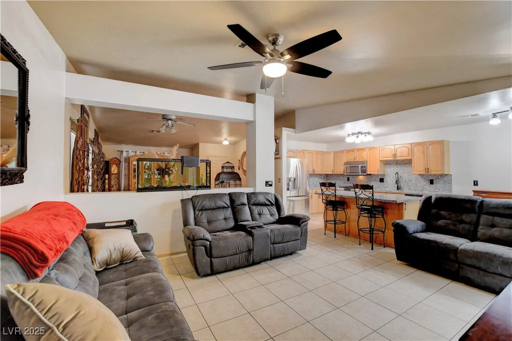 5220 Shasta Daisy, North Las Vegas, NV 89031