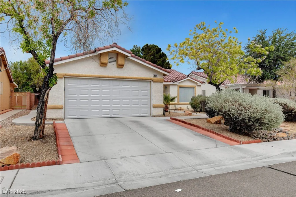 5220 Shasta Daisy, North Las Vegas, NV 89031