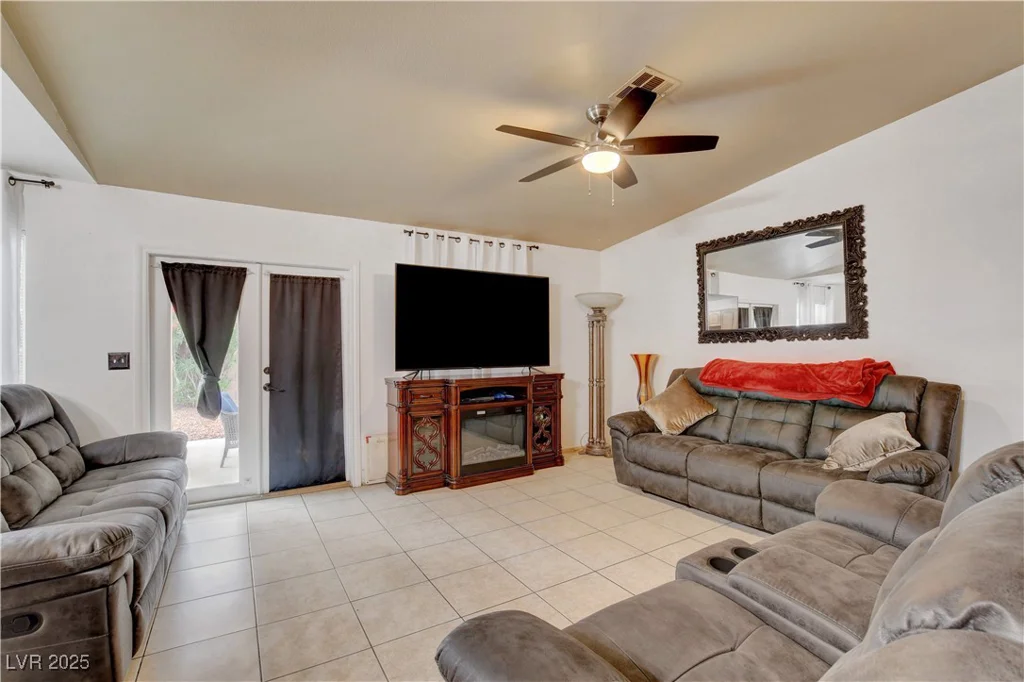 5220 Shasta Daisy, North Las Vegas, NV 89031