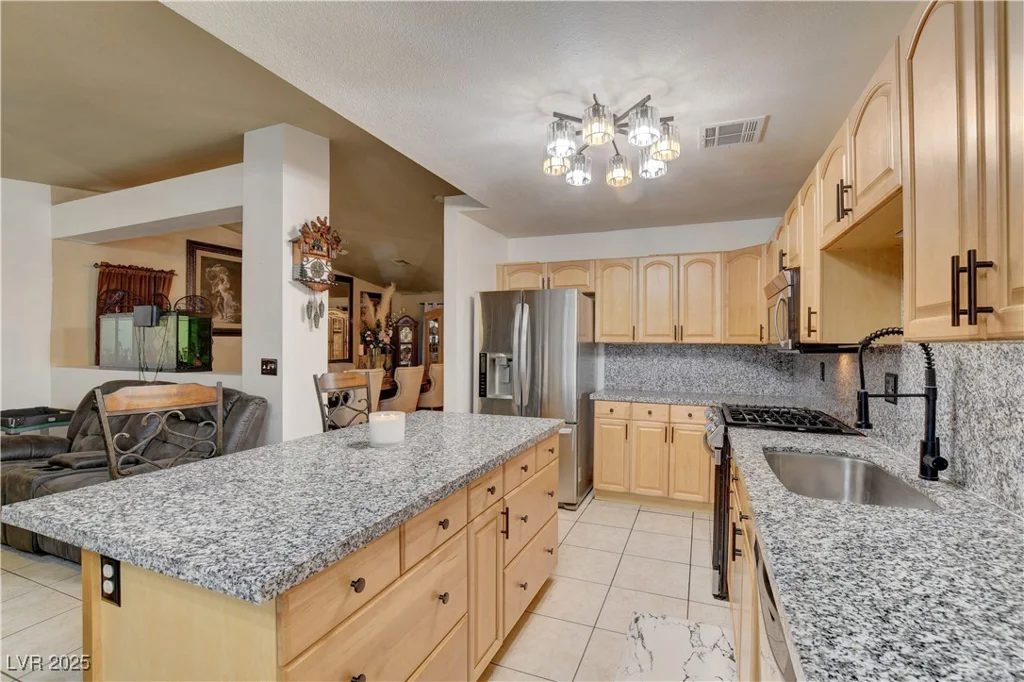 5220 Shasta Daisy, North Las Vegas, NV 89031