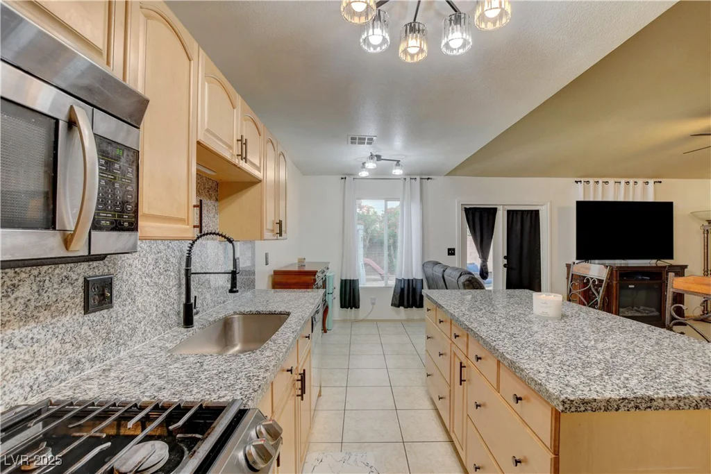5220 Shasta Daisy, North Las Vegas, NV 89031