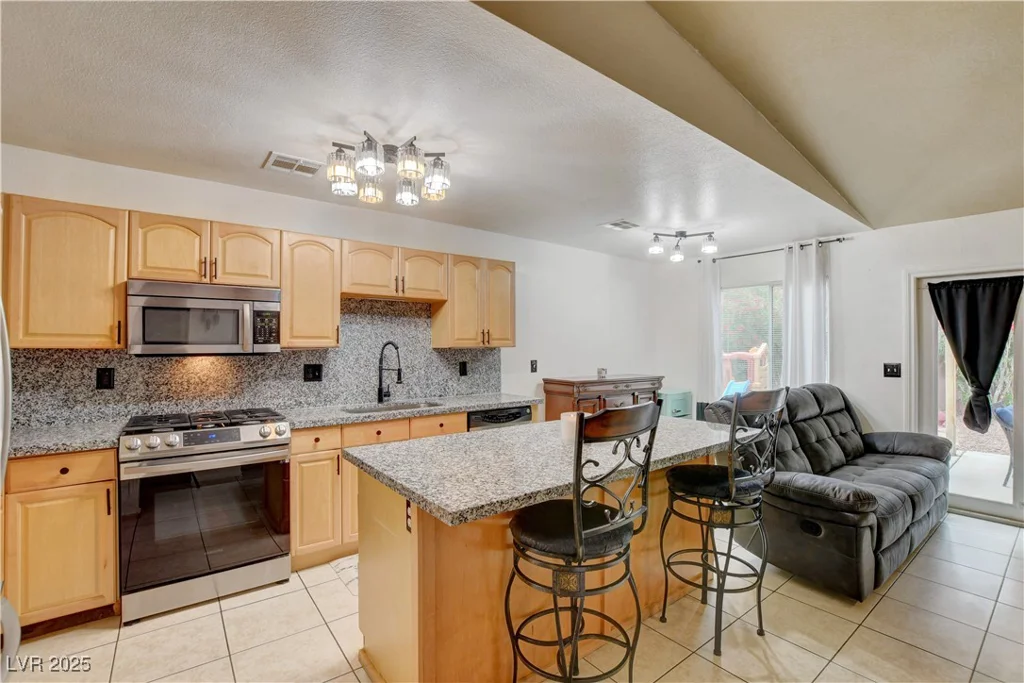 5220 Shasta Daisy, North Las Vegas, NV 89031