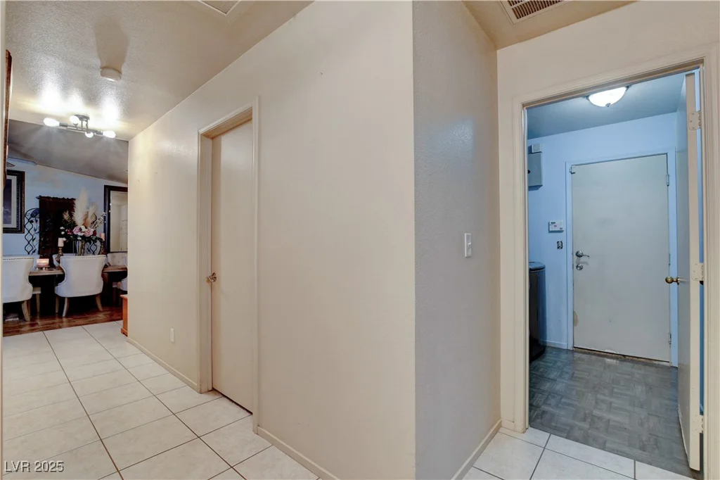 5220 Shasta Daisy, North Las Vegas, NV 89031