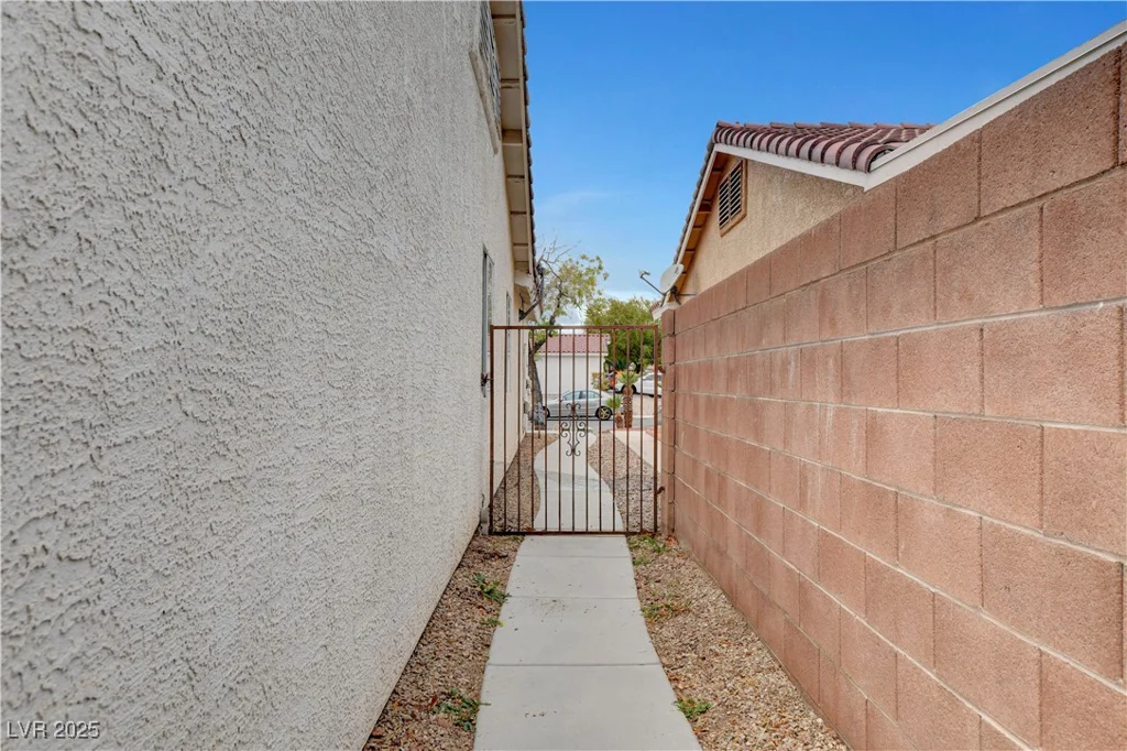 5220 Shasta Daisy, North Las Vegas, NV 89031