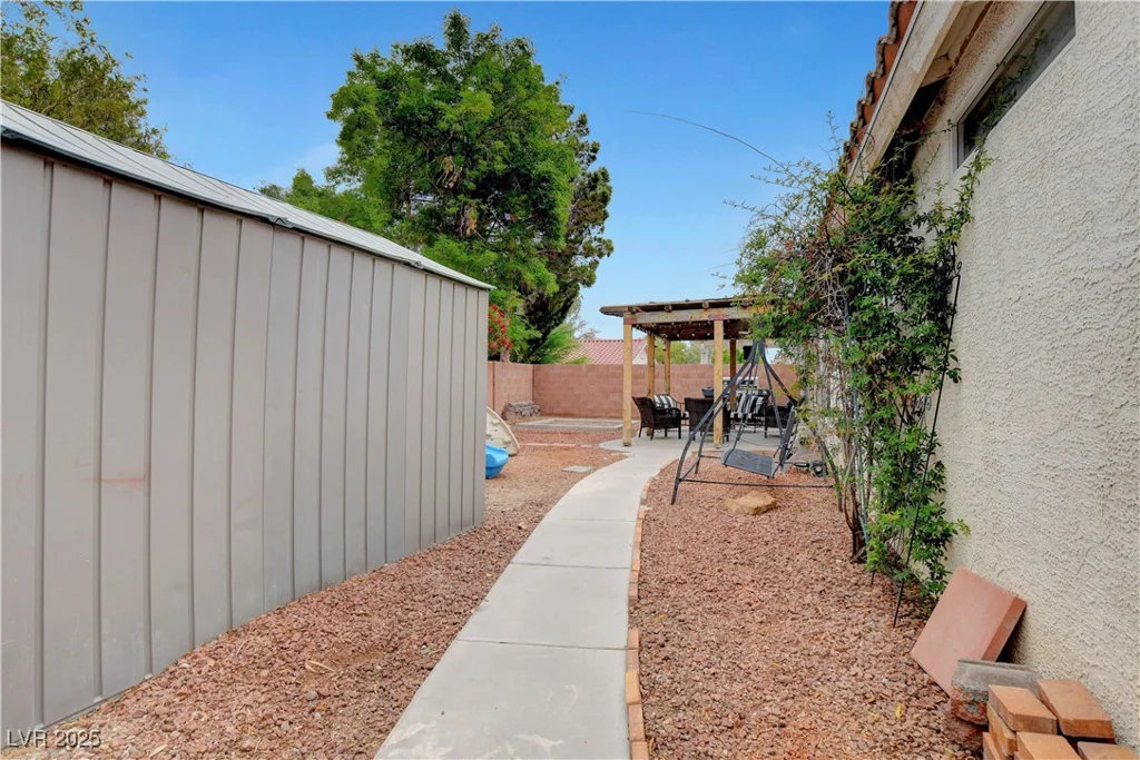 5220 Shasta Daisy, North Las Vegas, NV 89031