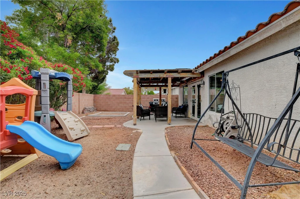 5220 Shasta Daisy, North Las Vegas, NV 89031