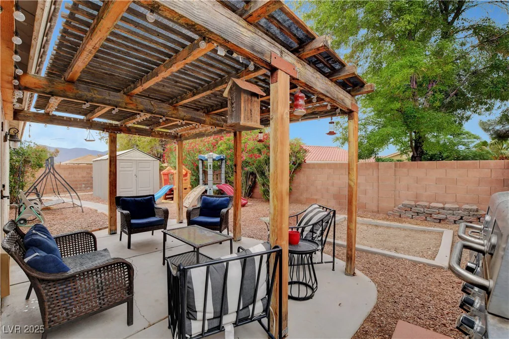 5220 Shasta Daisy, North Las Vegas, NV 89031