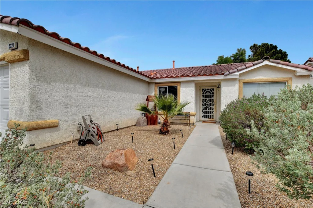 5220 Shasta Daisy, North Las Vegas, NV 89031