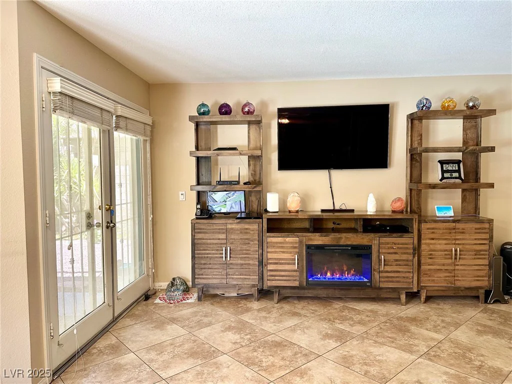2817 Whispering Wind, Las Vegas, NV 89117