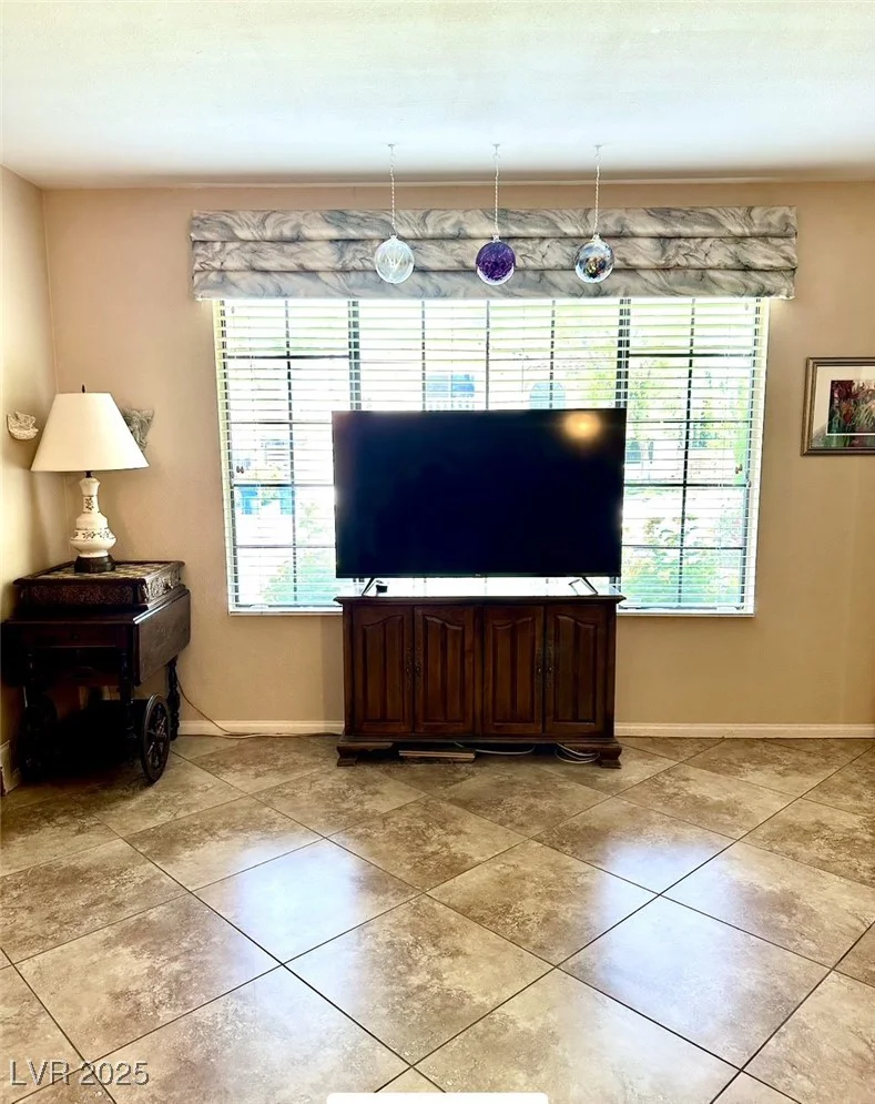 2817 Whispering Wind, Las Vegas, NV 89117