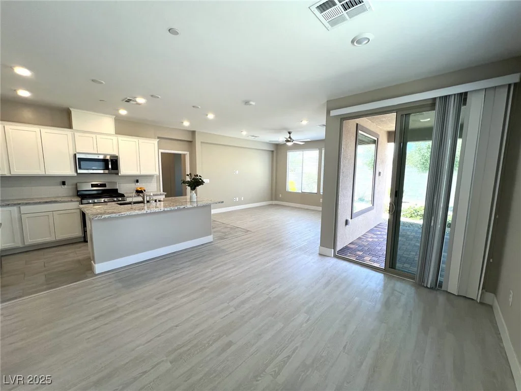 9903 Spinel, Las Vegas, NV 89143