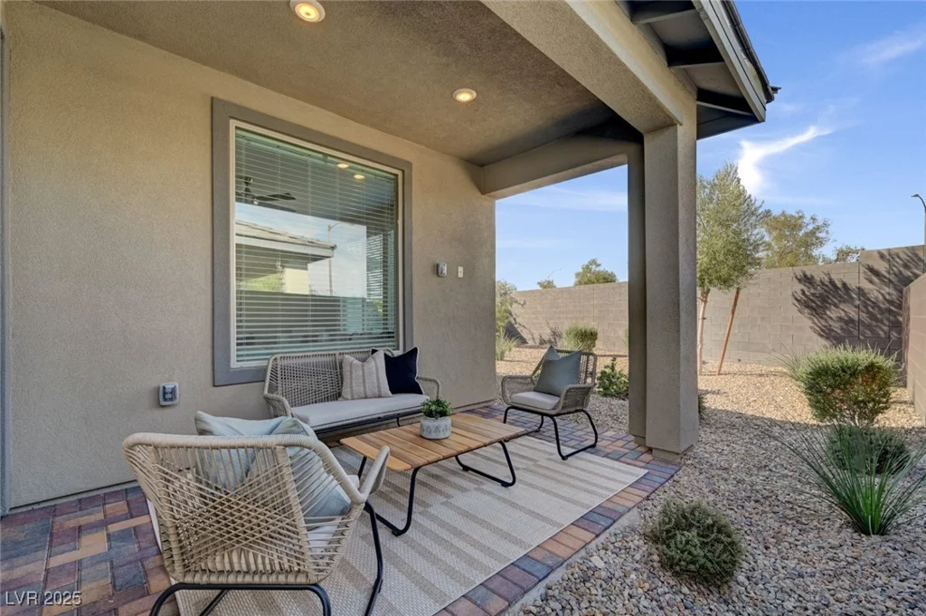 9903 Spinel, Las Vegas, NV 89143