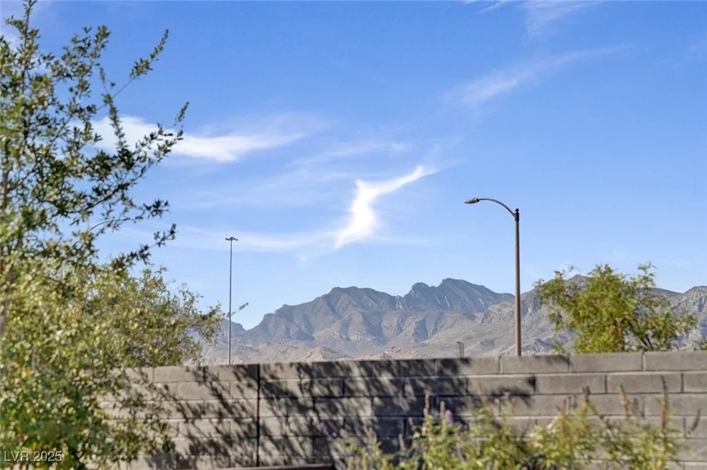 9903 Spinel, Las Vegas, NV 89143