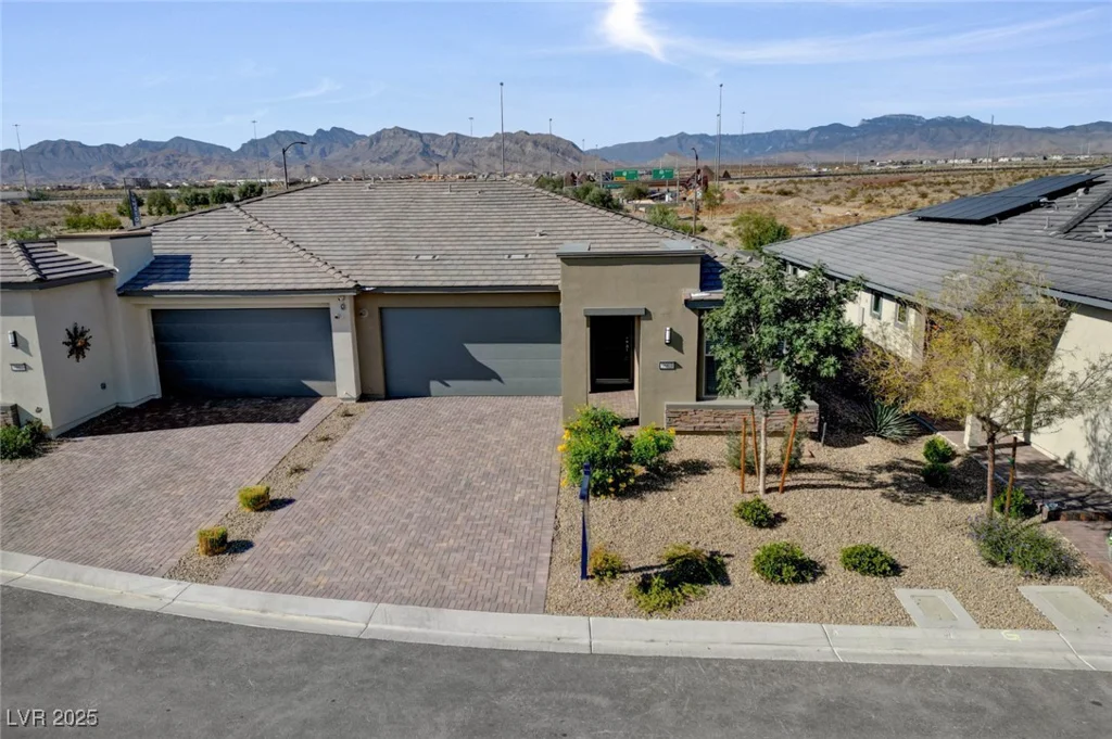 9903 Spinel, Las Vegas, NV 89143
