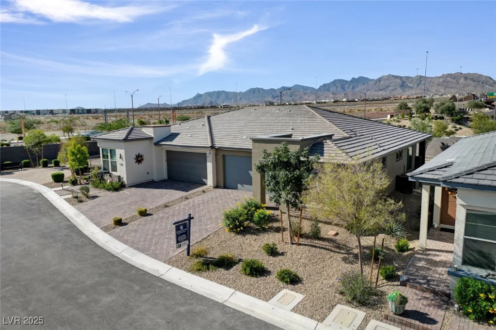 9903 Spinel, Las Vegas, NV 89143