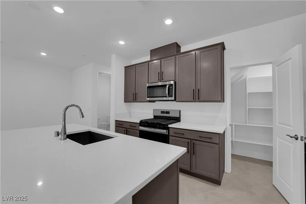 2536 Vandra, Las Vegas, NV 89138