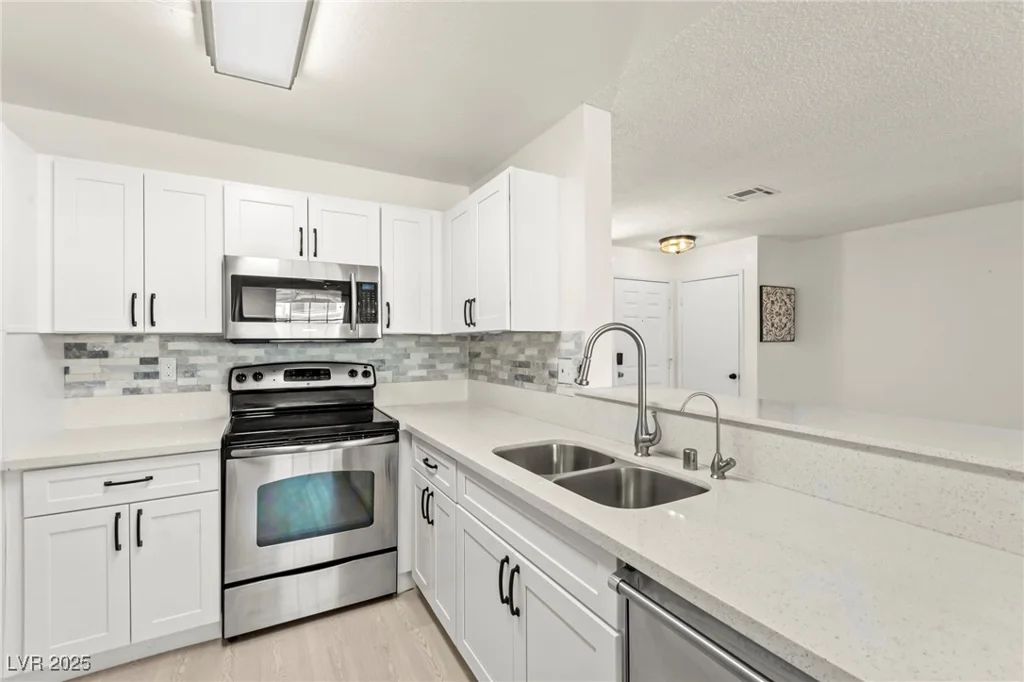 3150 Soft Breezes, Las Vegas, NV 89128