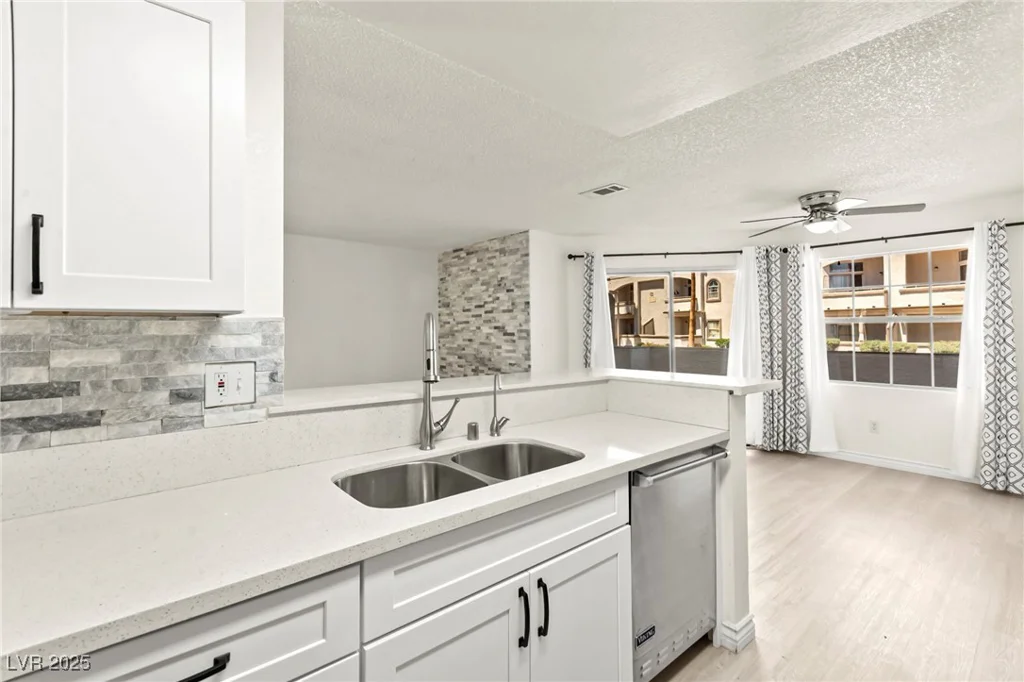3150 Soft Breezes, Las Vegas, NV 89128