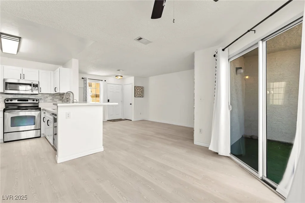 3150 Soft Breezes, Las Vegas, NV 89128