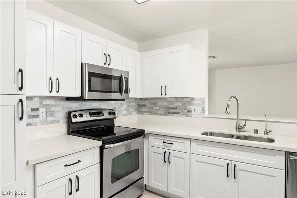 3150 Soft Breezes, Las Vegas, NV 89128