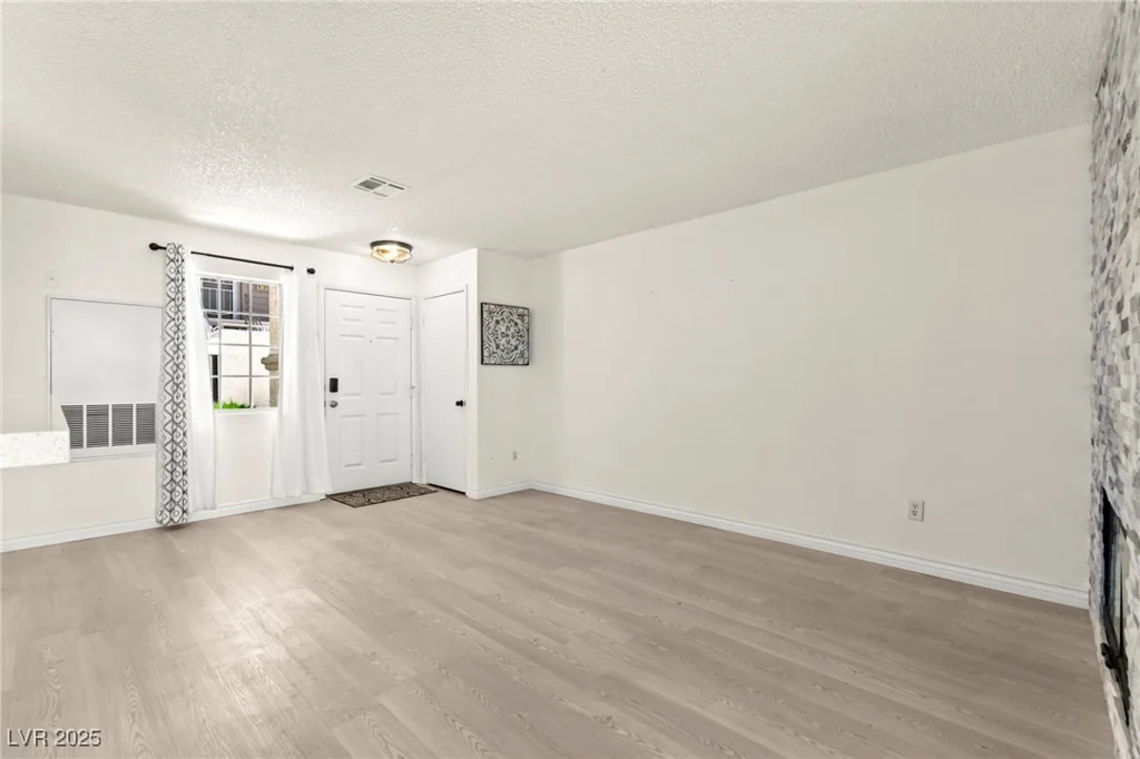 3150 Soft Breezes, Las Vegas, NV 89128