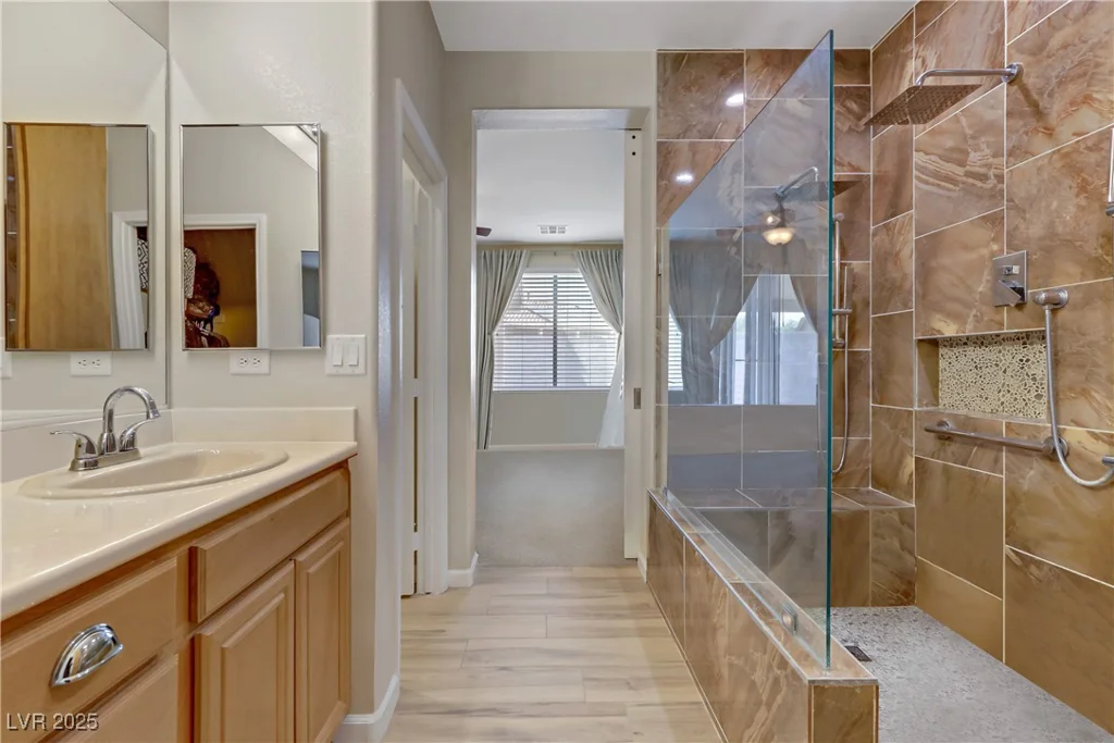 5833 Craigmore, North Las Vegas, NV 89031