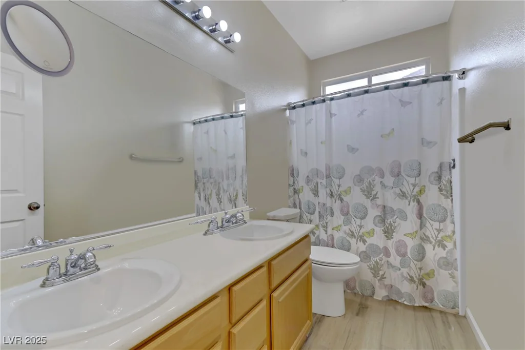 5833 Craigmore, North Las Vegas, NV 89031