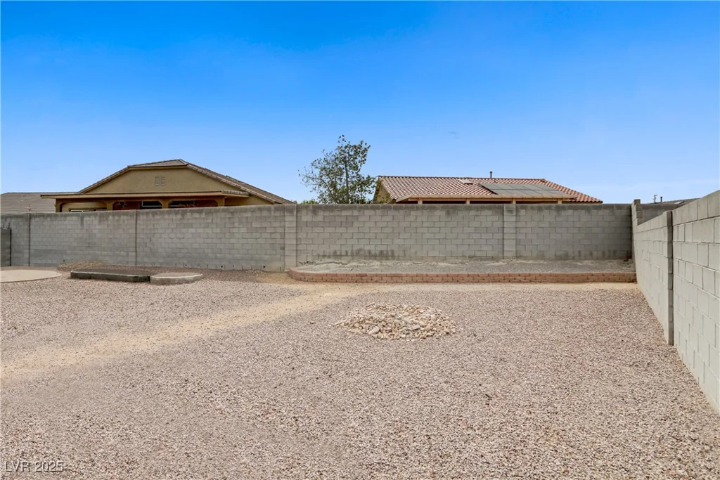 5833 Craigmore, North Las Vegas, NV 89031