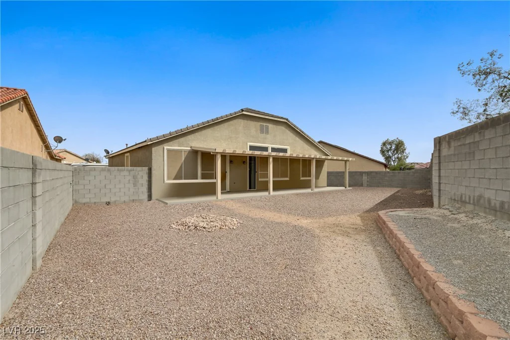 5833 Craigmore, North Las Vegas, NV 89031