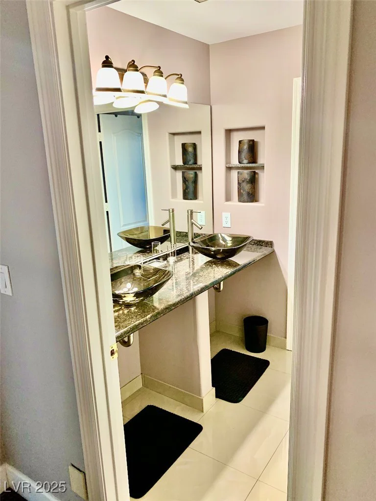 1915 Hazeltine, Henderson, NV 89074