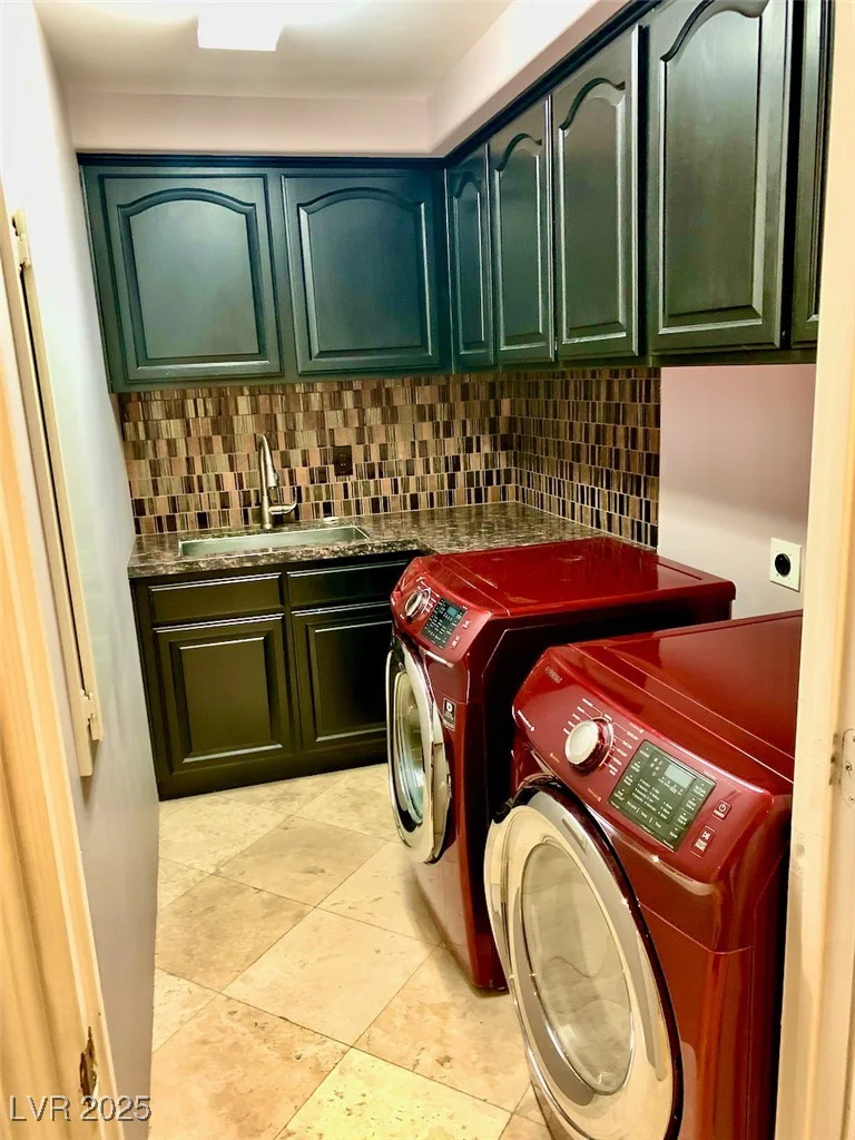 1915 Hazeltine, Henderson, NV 89074