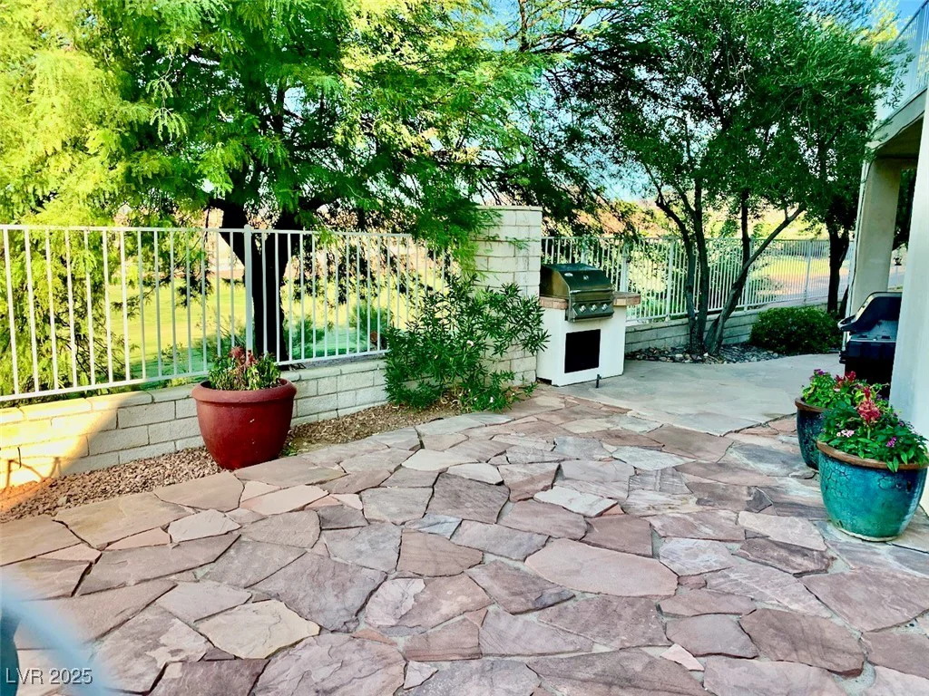 1915 Hazeltine, Henderson, NV 89074