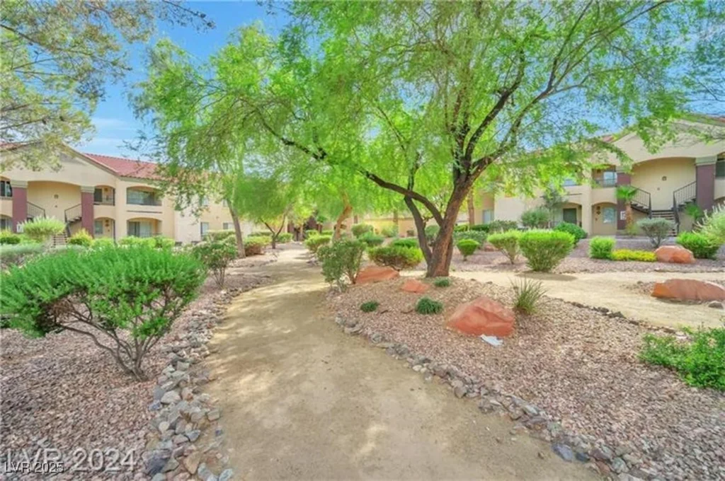 7885 Flamingo, Las Vegas, NV 89147