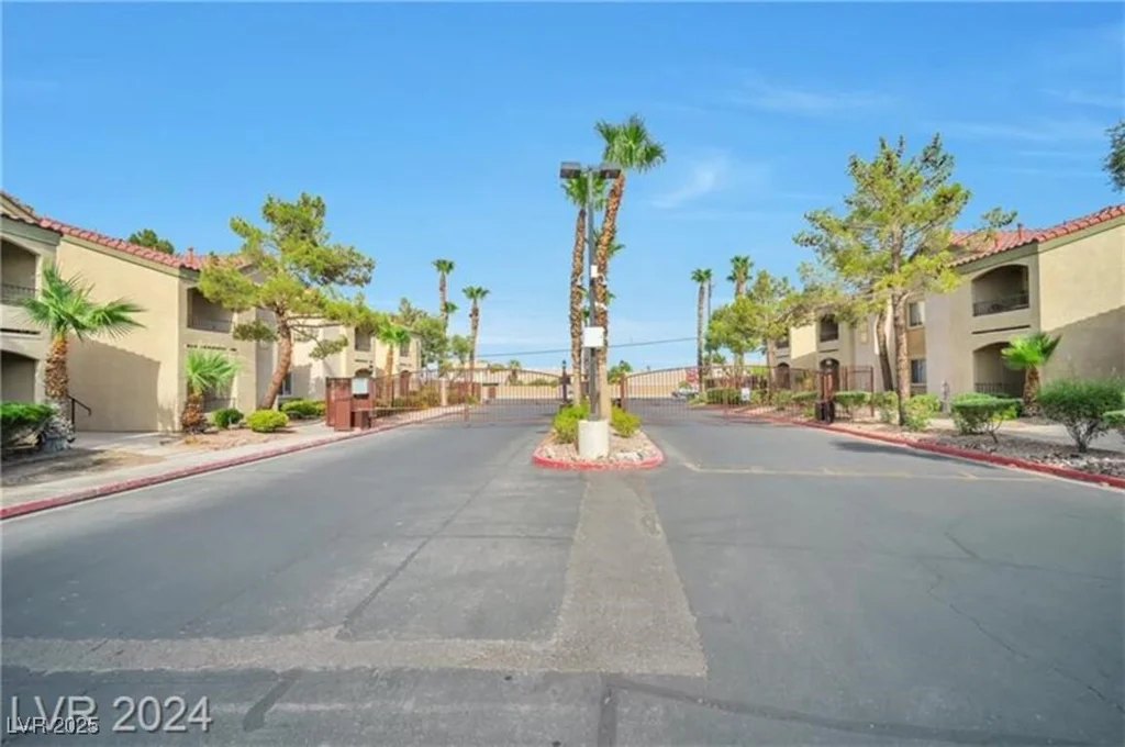 7885 Flamingo, Las Vegas, NV 89147