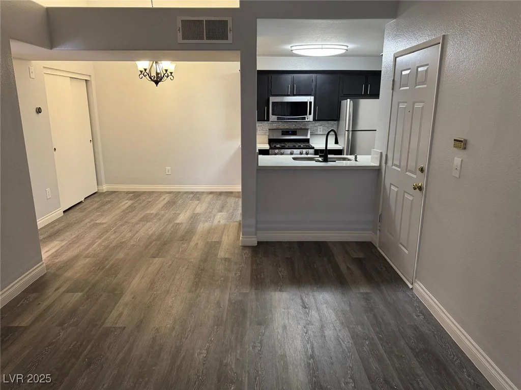 7885 Flamingo, Las Vegas, NV 89147