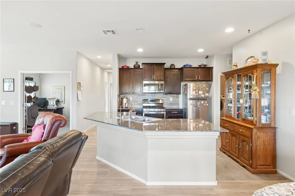 2720 Mickey Mantle, Las Vegas, NV 89108