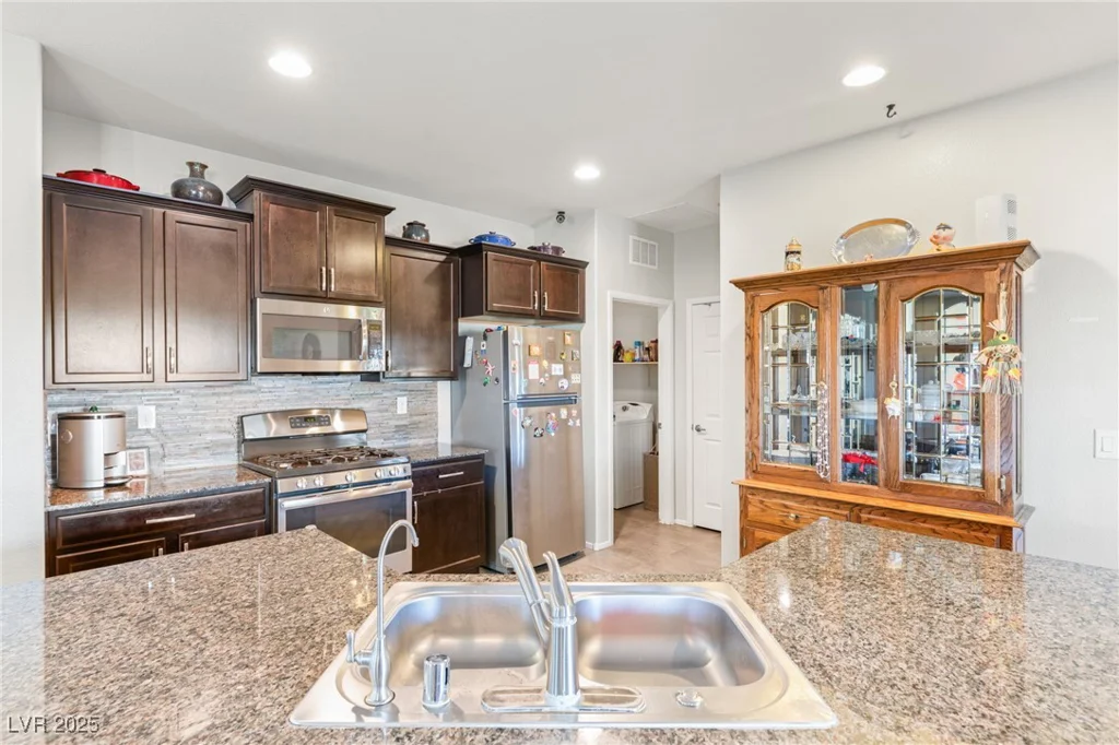 2720 Mickey Mantle, Las Vegas, NV 89108