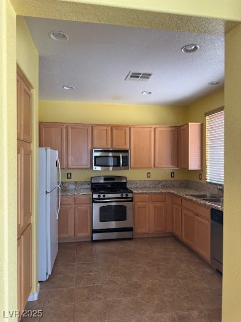 8325 Aspen Village, Las Vegas, NV 89113