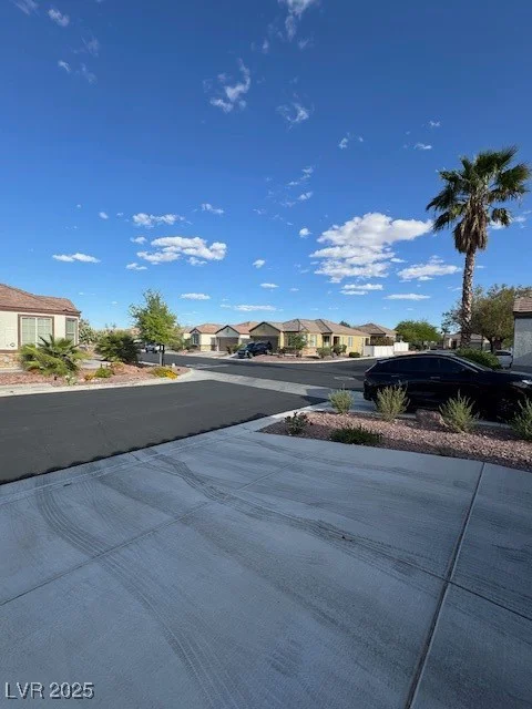 8325 Aspen Village, Las Vegas, NV 89113