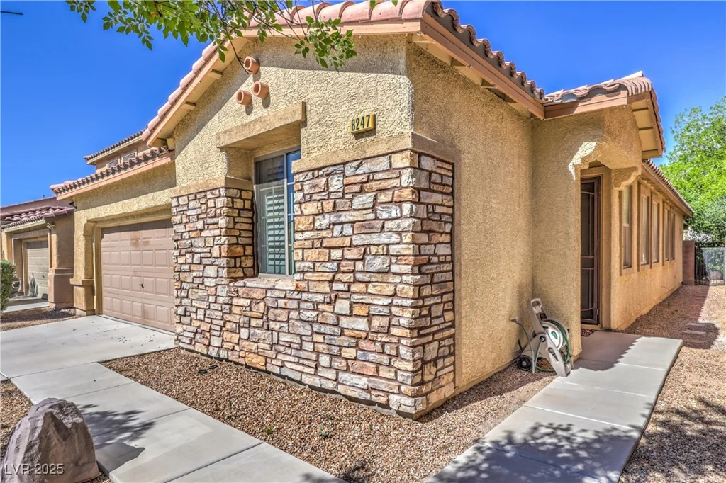8247 Oasis Bloom, North Las Vegas, NV 89085