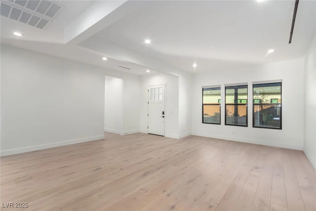 5725 El Royale, Las Vegas, NV 89149