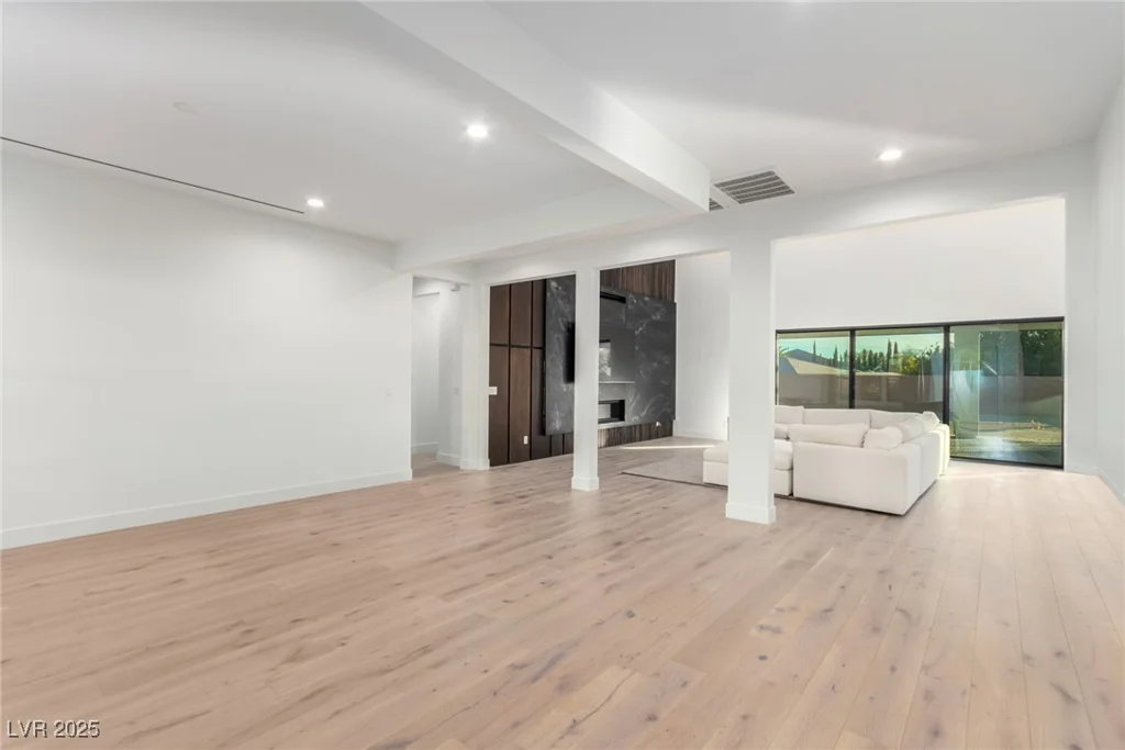 5725 El Royale, Las Vegas, NV 89149
