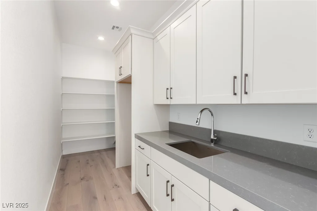 5725 El Royale, Las Vegas, NV 89149